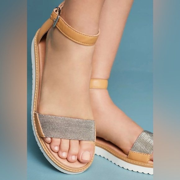 Anthropologie Liendo by Seychelles Athens
Sport Sandals Tan And Silver - Picture 2 of 13